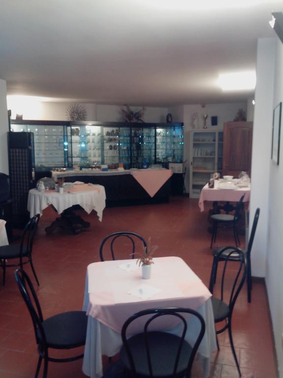 Hotel Niki Tribiano Exterior photo