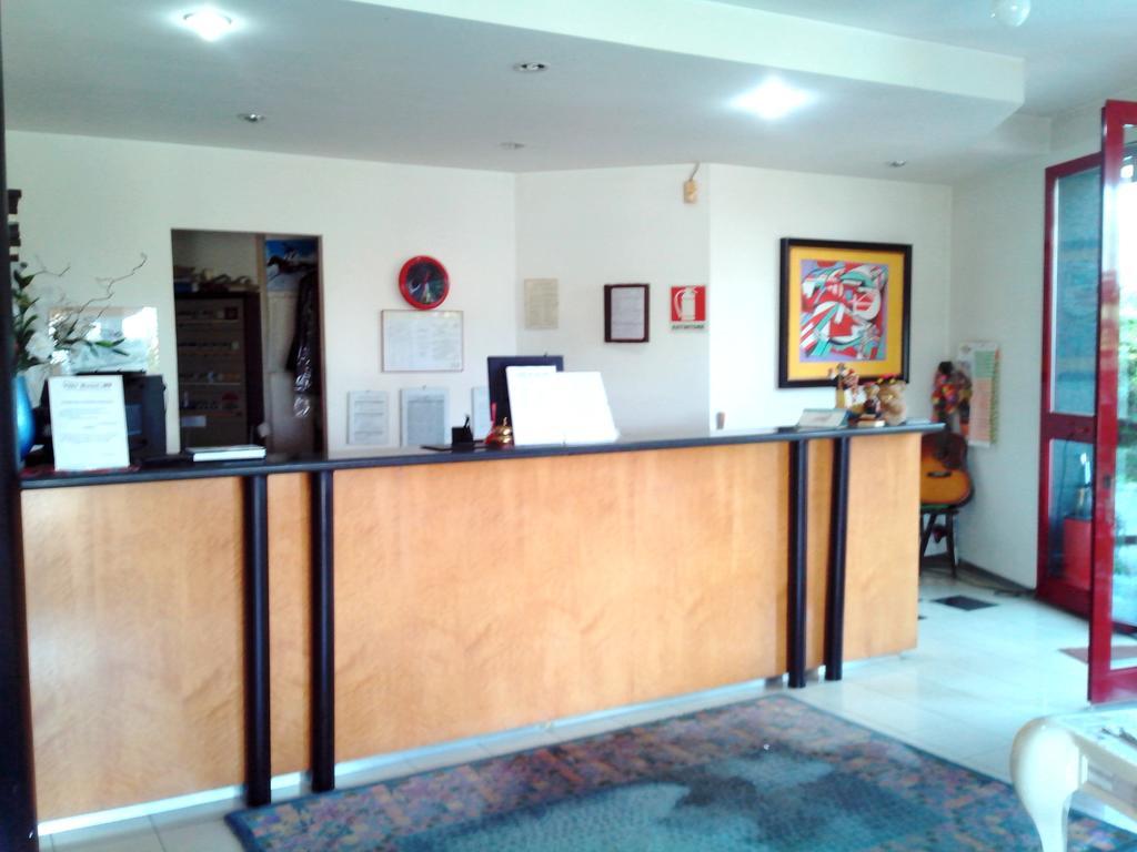 Hotel Niki Tribiano Exterior photo