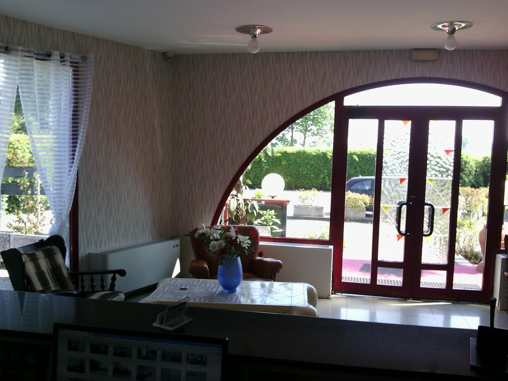 Hotel Niki Tribiano Exterior photo